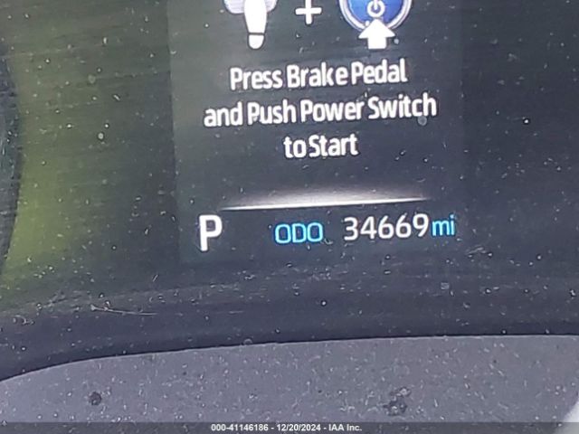 5TDKRKEC6RS198963 Toyota SIENNA LE