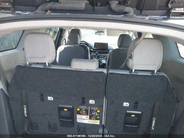 5TDKRKEC6RS198963 Toyota SIENNA LE