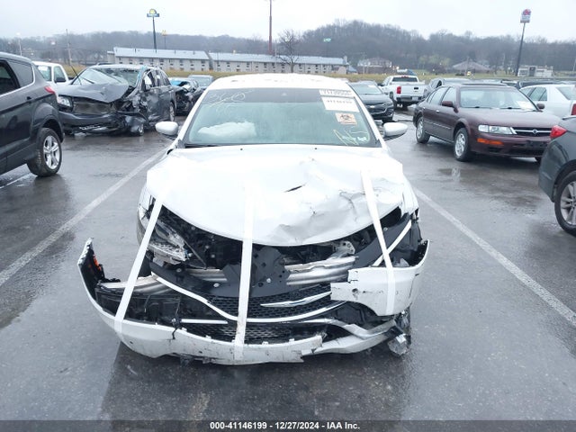 Chrysler 200 C 2015 1C3CCCEG9FN664891 Image 11