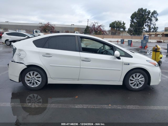Toyota PRIUS PLUG-IN 2014 JTDKN3DP0E3055427 Image 13