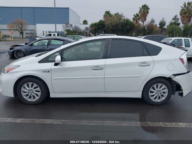 Toyota PRIUS PLUG-IN 2014 JTDKN3DP0E3055427 Image 14
