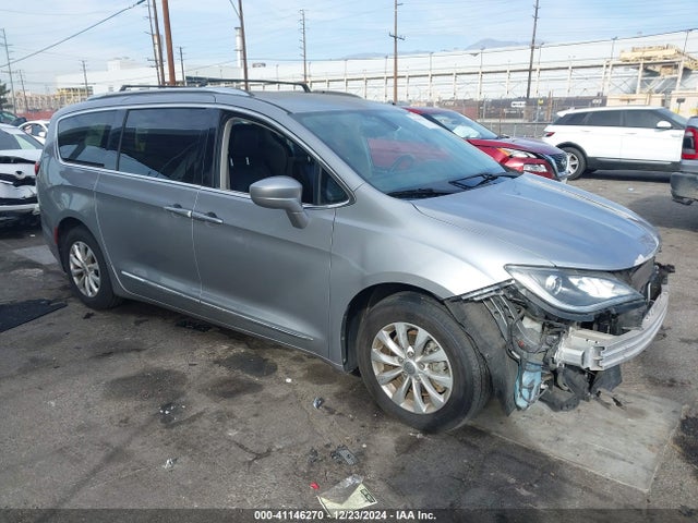 Chrysler Pacifica Touring L 2018 2C4RC1BG5JR269343 zdjęcie główne