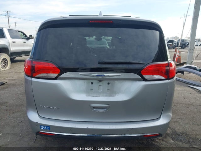 Chrysler Pacifica Touring L 2018 2C4RC1BG5JR269343 Image 17