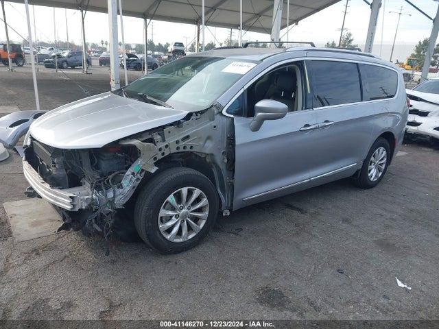 Chrysler Pacifica Touring L 2018 2C4RC1BG5JR269343 Image 2