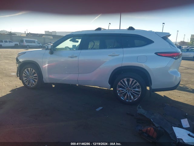 Toyota Highlander Platinum 2022 5TDFZRAH4NS125550 Image 15