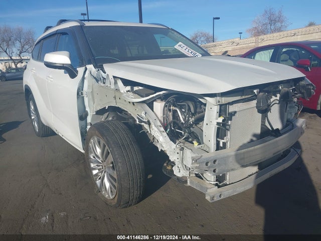 Toyota Highlander Platinum 2022 5TDFZRAH4NS125550 Image 6