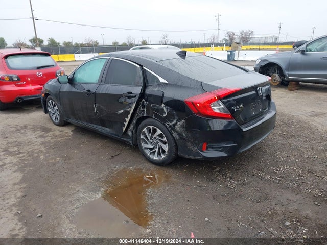 Honda CIVIC EX 2018 2HGFC2F76JH514550 Image 3