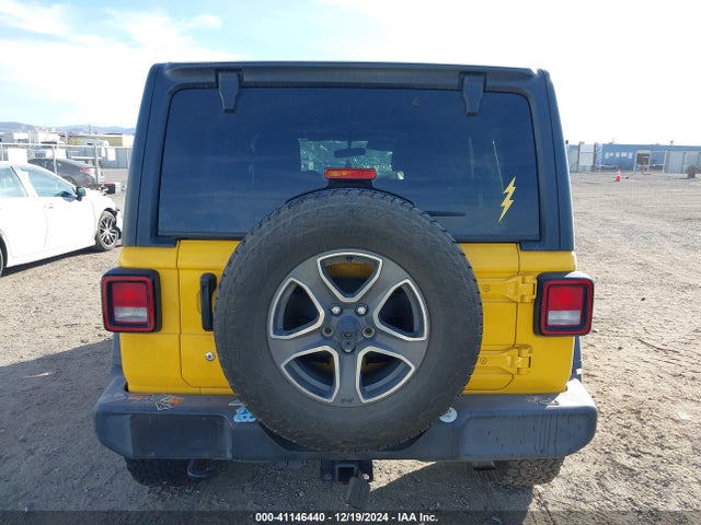 1C4HJXDN3KW500913 Jeep Wrangler Unlimited Sport S 4x4