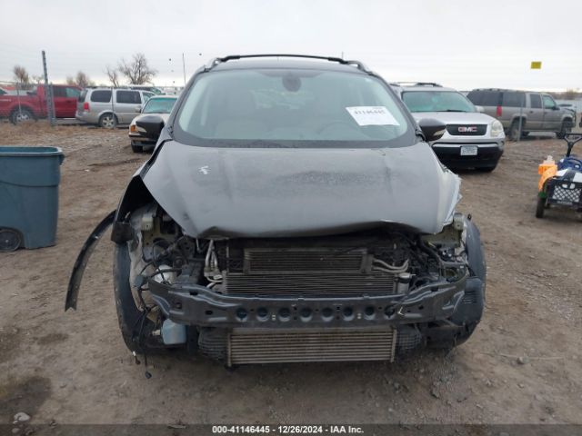 1FMCU9J94HUC13309 Ford Escape Titanium