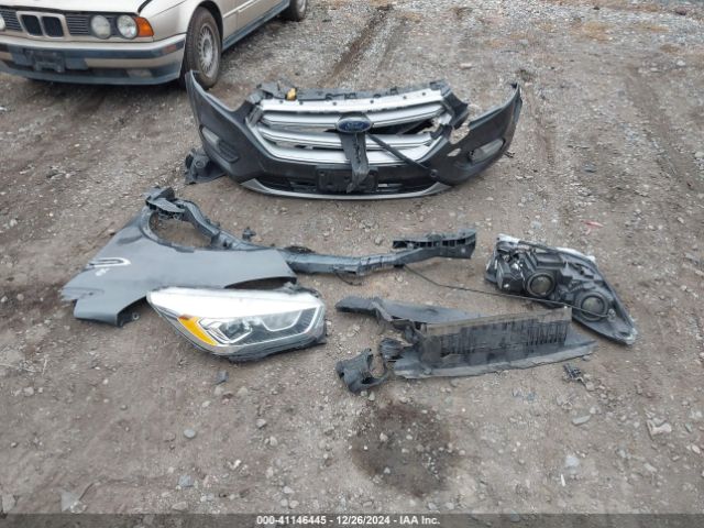 1FMCU9J94HUC13309 Ford Escape Titanium