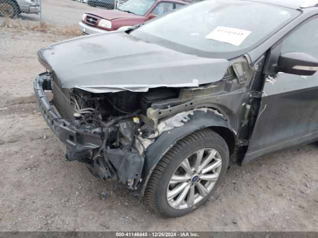 1FMCU9J94HUC13309 Ford Escape Titanium