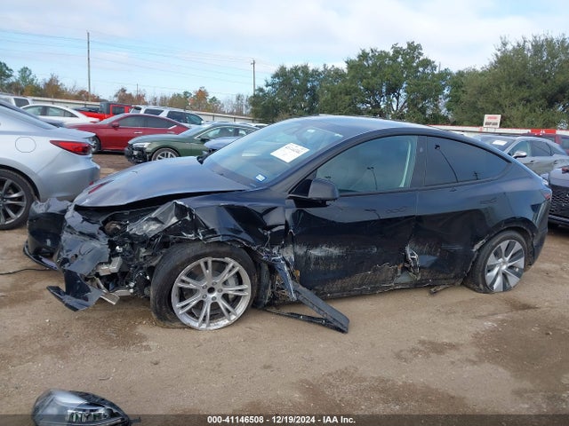 Продажа на аукционе авто 2024 Tesla Model Y Rwd, vin: 7SAYGDED4RF042898, номер лота: 41146508