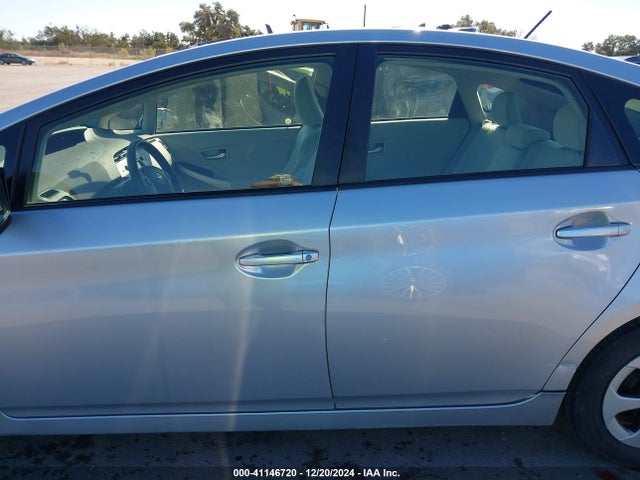 Toyota Prius Two 2014 JTDKN3DU1E0370146 Image 15