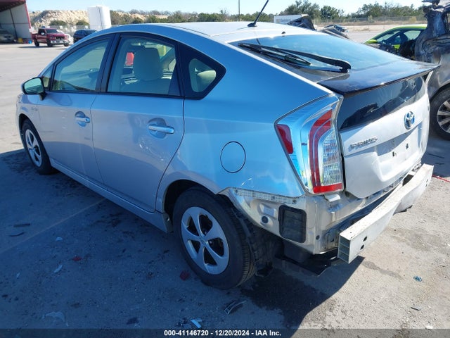 Toyota Prius Two 2014 JTDKN3DU1E0370146 Image 3
