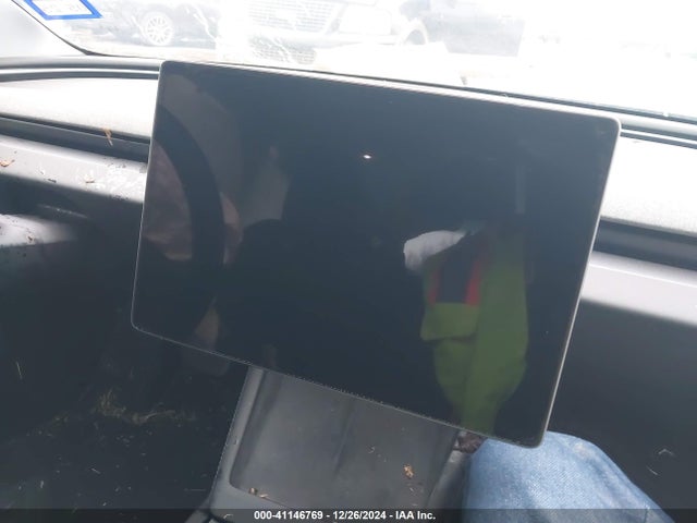 2024 TESLA MODEL 3 5YJ3E1EB9RF735489 Photo 6
