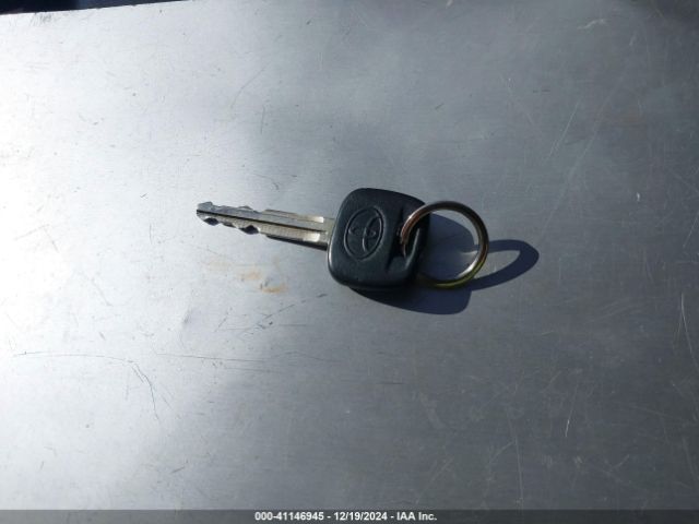VNKKTUD39FA032872 Toyota YARIS L