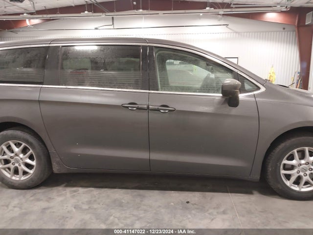 2C4RC1CG2PR566321 Chrysler Voyager Lx