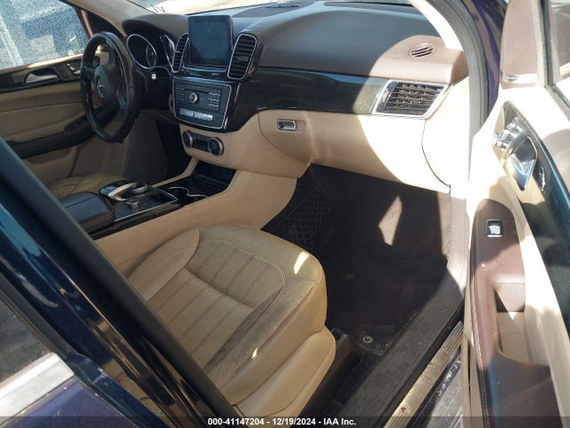 4JGDA5JB1HA938585 Mercedes-Benz m276