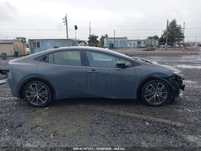 JTDADABU4R3015000 Toyota Prius Limited Awd-e