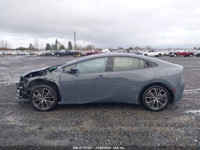 JTDADABU4R3015000 Toyota Prius Limited Awd-e