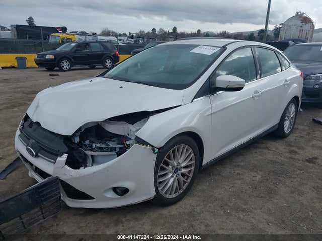 1FADP3J25EL355742 Ford Focus Titanium
