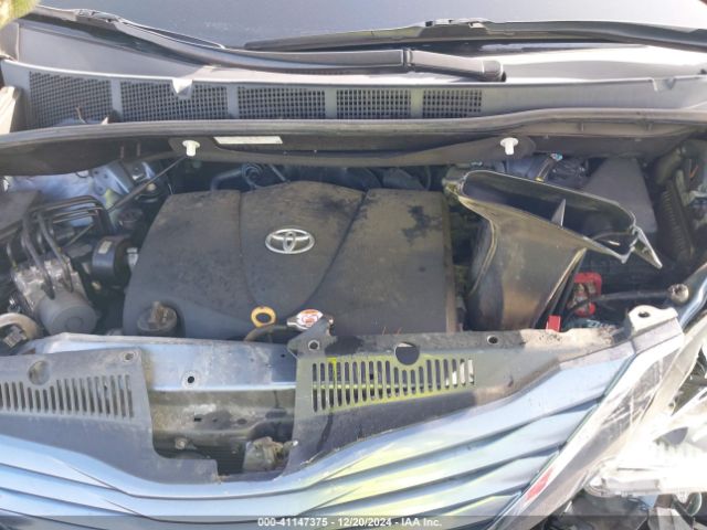 5TDKZ3DC7HS875279 Toyota Sienna Le 8 Passenger