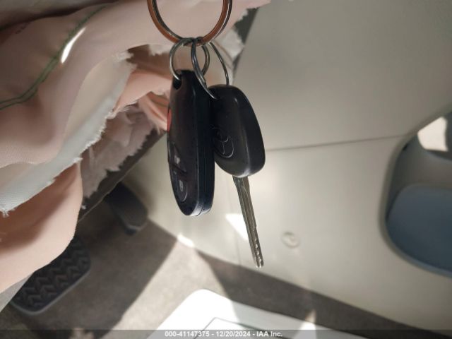 5TDKZ3DC7HS875279 Toyota Sienna Le 8 Passenger
