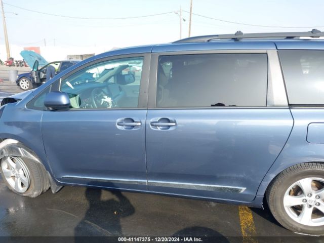5TDKZ3DC7HS875279 Toyota Sienna Le 8 Passenger