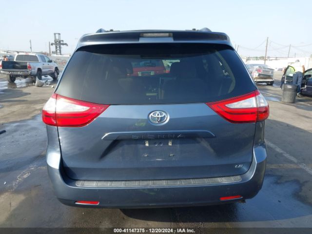 5TDKZ3DC7HS875279 Toyota Sienna Le 8 Passenger