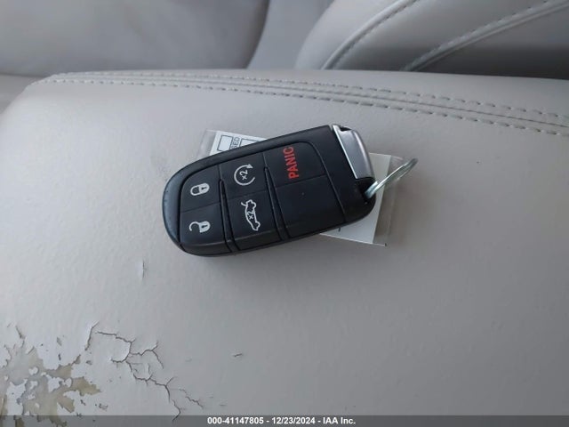 Chrysler 200 C 2015 1C3CCCCB5FN557876 Image 11
