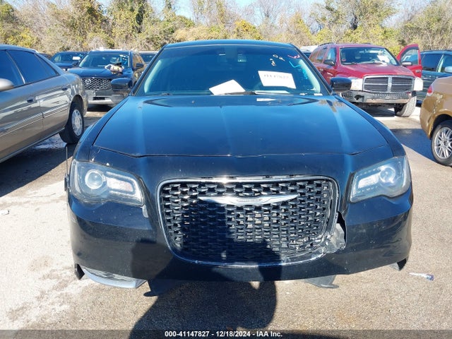 Chrysler 300 Touring 2019 2C3CCAAG3KH676001 Image 12