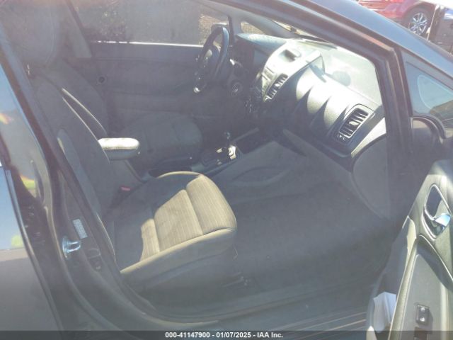 KNAFX4A8XE5077225 KIA FORTE EX