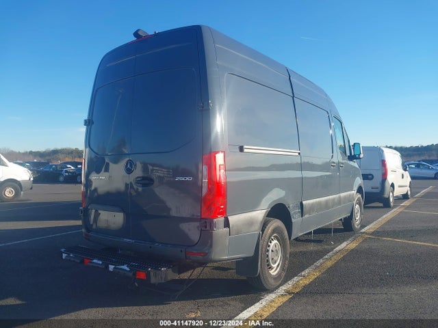 WD4PF0CD1KP103259 Mercedes-Benz Sprinter 2500 High Roof V6/standard Roof V6