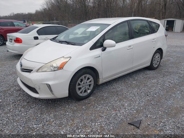 Toyota Prius V Two 2014 JTDZN3EU3E3331117 Image 2
