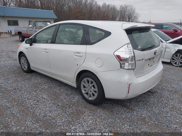 Toyota Prius V Two 2014 JTDZN3EU3E3331117 Image 3
