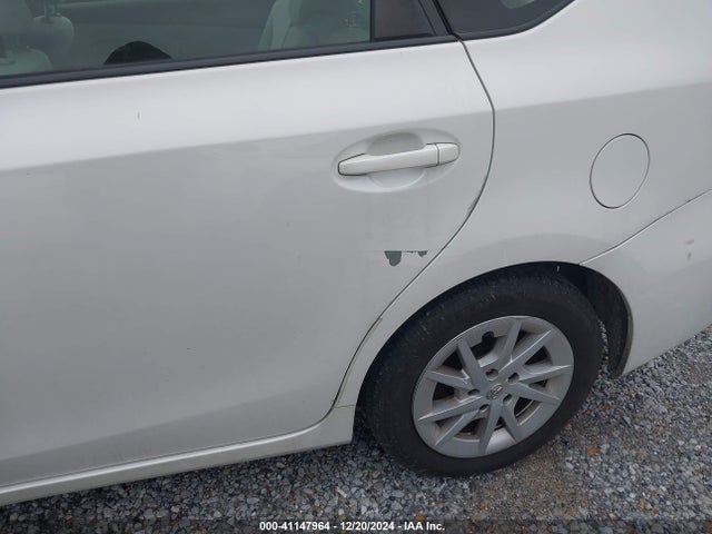 Toyota Prius V Two 2014 JTDZN3EU3E3331117 Image 6