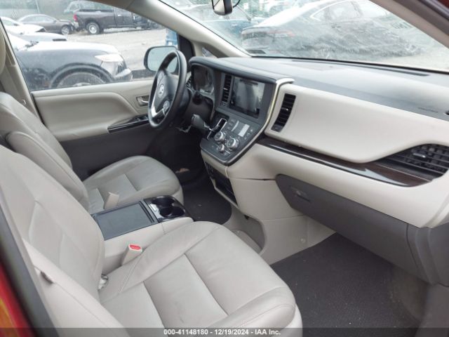 5TDDZ3DC5HS185460 Toyota Sienna Xle 7 Passenger