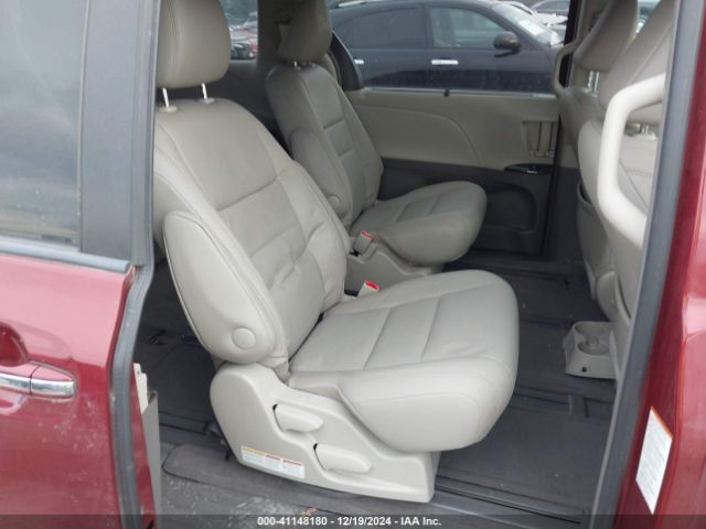 5TDDZ3DC5HS185460 Toyota Sienna Xle 7 Passenger