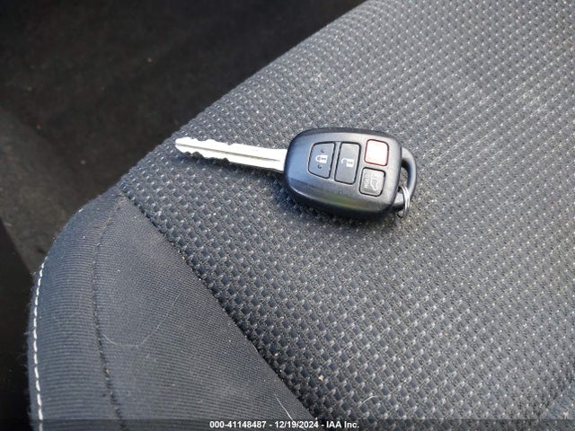 Toyota Rav4 Xle 2016 2T3RFREV3GW488378 Image 11