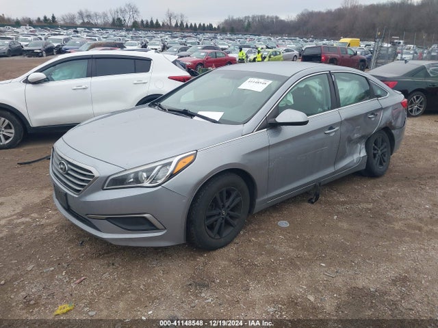 Hyundai SONATA SE 2017 5NPE24AF3HH483685 Image 2