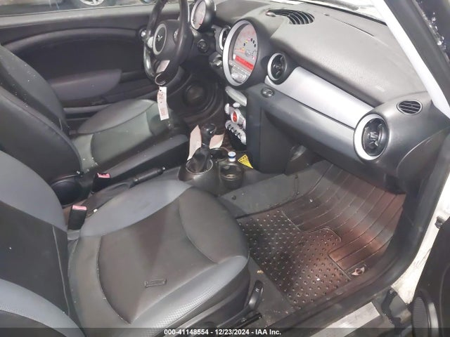 2009 MINI COOPER WMWMF33589TW79467 Photo 4