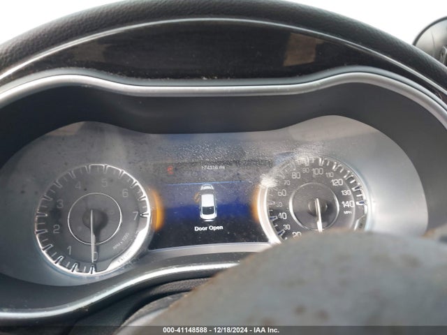 Chrysler 200 C 2015 1C3CCCCB3FN593694 Image 7