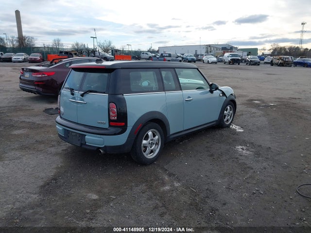 2011 MINI COOPER CLUBMAN WMWZF3C56BT267592 Photo 3