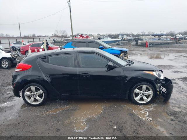 KMHTC6AD8EU211077 Hyundai Veloster Base W/gray