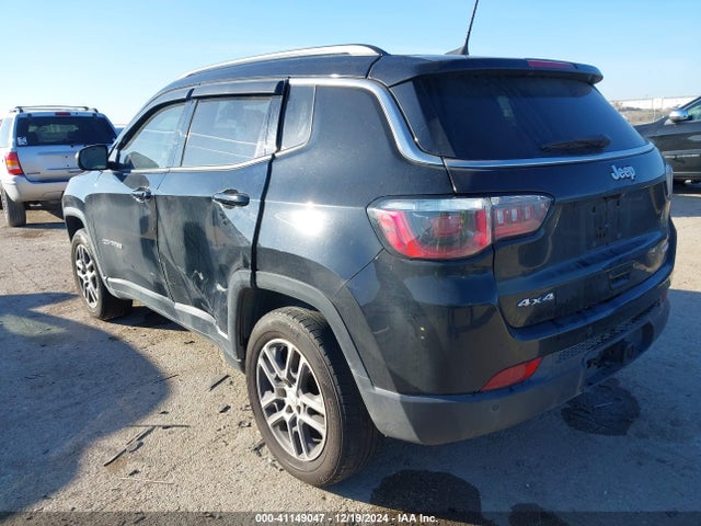 Jeep Compass Latitude 4x4 2018 3C4NJDBB4JT113415 Image 3