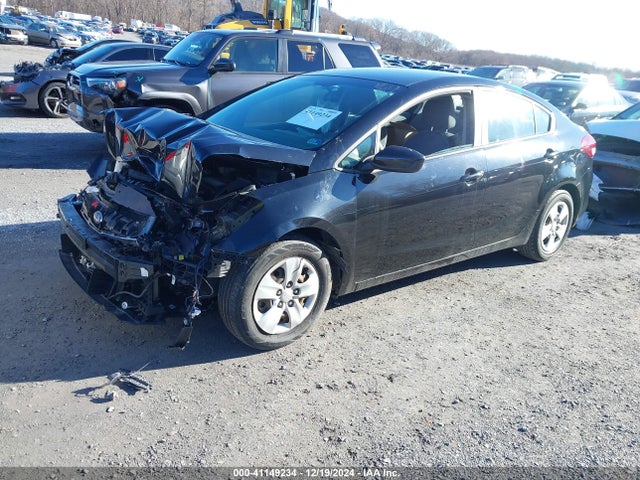 KIA FORTE LX 2017 3KPFK4A72HE029834 Image 2