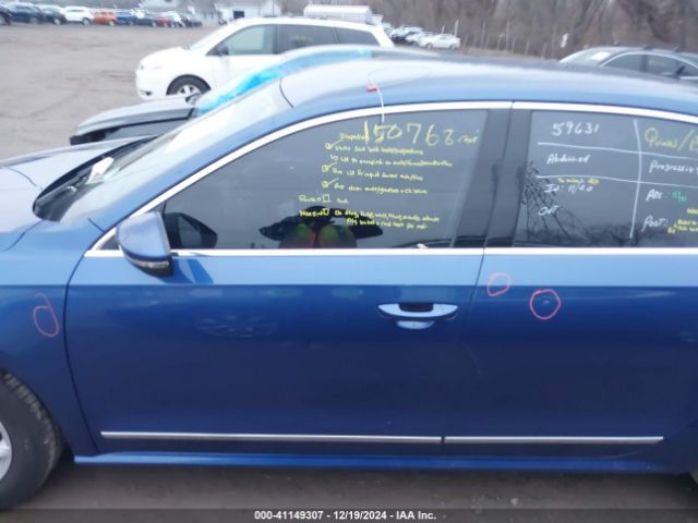 1VWAT7A33HC014284 Volkswagen Passat 1.8t S