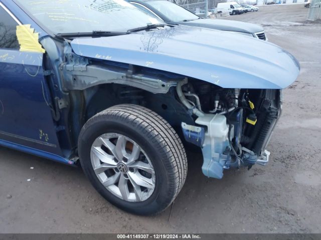 1VWAT7A33HC014284 Volkswagen Passat 1.8t S