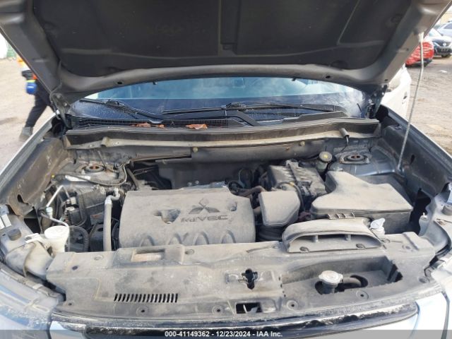 JA4AD3A39HZ022132 Mitsubishi Outlander Se