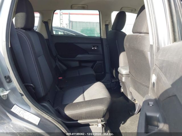 JA4AD3A39HZ022132 Mitsubishi Outlander Se